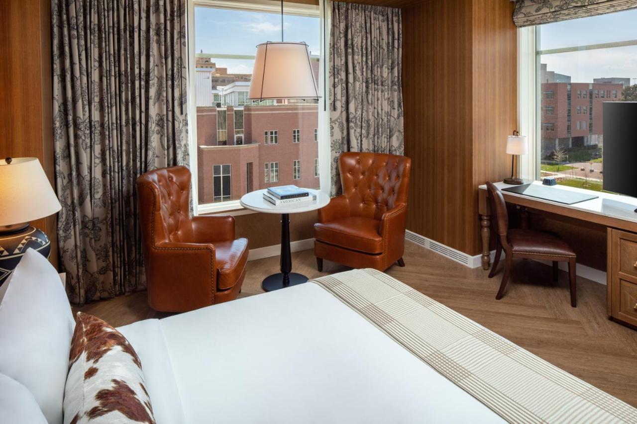 The Benson Hotel & Faculty Club Aurora Buitenkant foto